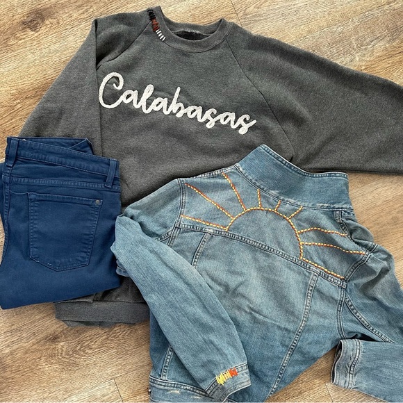 Hand Embroidered Vintage Crew - Calabasas - Picture 1 of 7